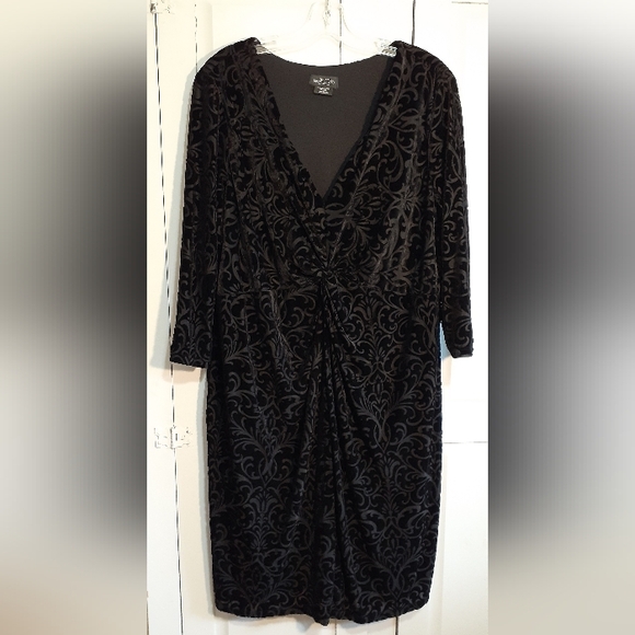 Sz 20 Embossed Velveteen Evening Dress - Picture 2 of 6